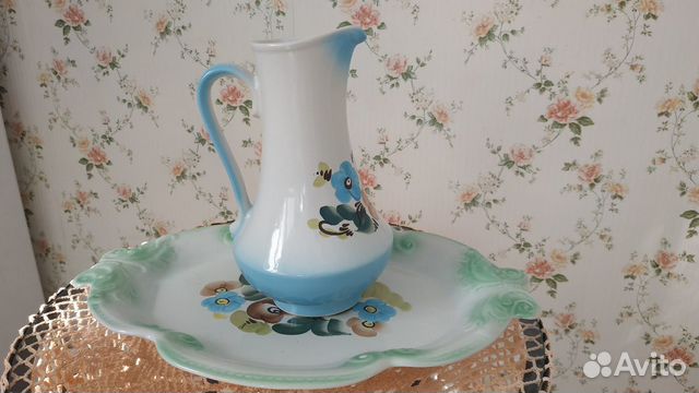 Посуда винтаж. кувшин и блюдо. роспись