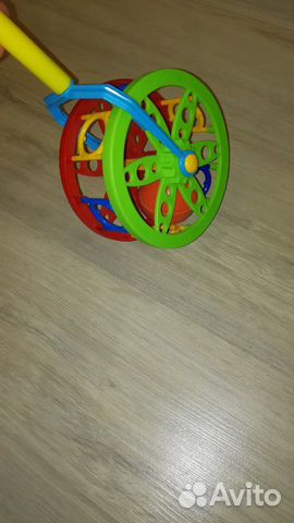 Игрушка каталка