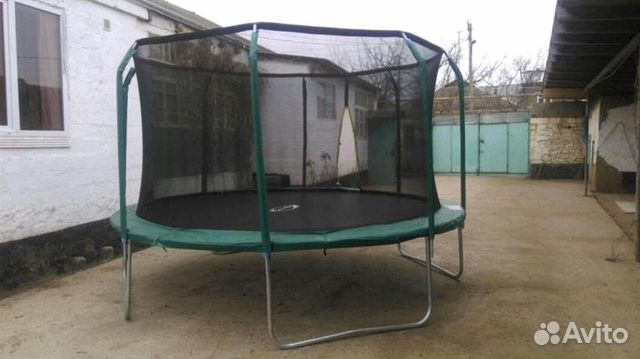 Батут с защитной сеткой Батут с защитной сеткой