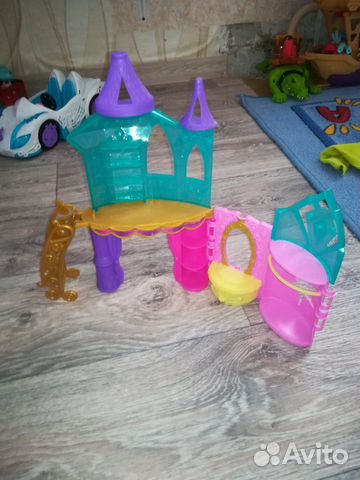Замки для пони, My Little Pony
