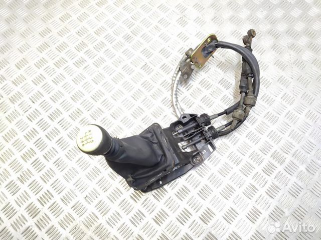 Кулиса Toyota Avensis T25 2003-2006 Кулиса Toyota Avensis T25 2003-2006