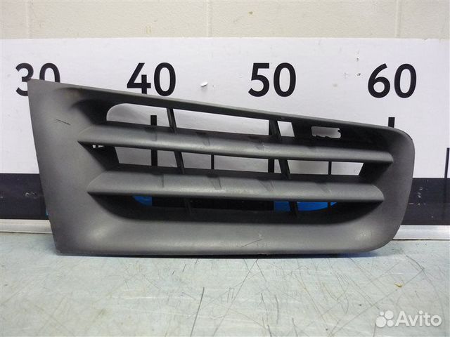 Решетка радиатора правая Renault Megan 2 км K4M813