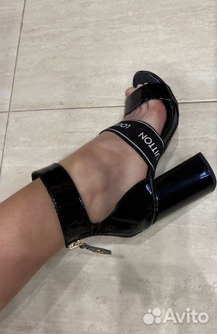 Босоножки Louis Vuitton Босоножки Louis Vuitton