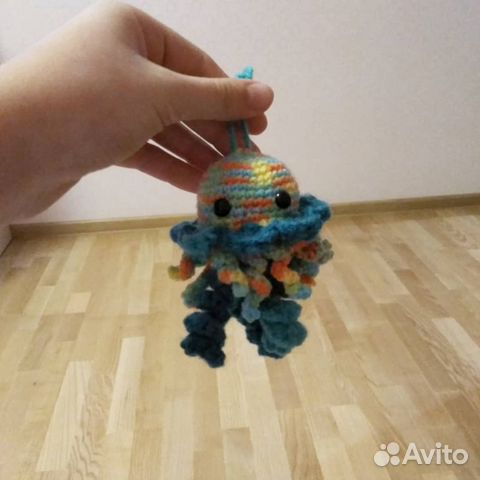 Вязаная игрушка Медуза