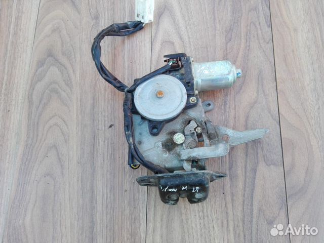 Замок крышки багажника Nissan Infiniti