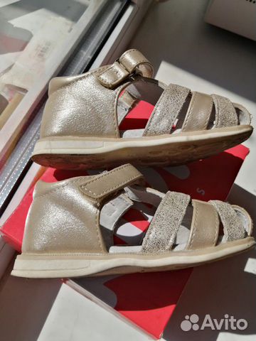 Сандалии на девочку 23р Сандалии на девочку 23р