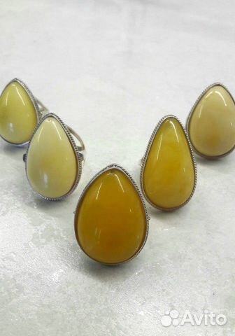 Серебряные кольца с янтарем Серебряные кольца с янтарем