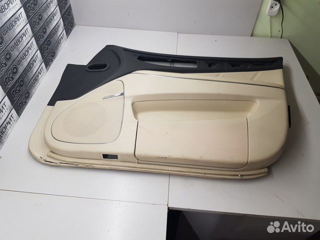 Обшивка двери передняя правая (Hyundai Equus)