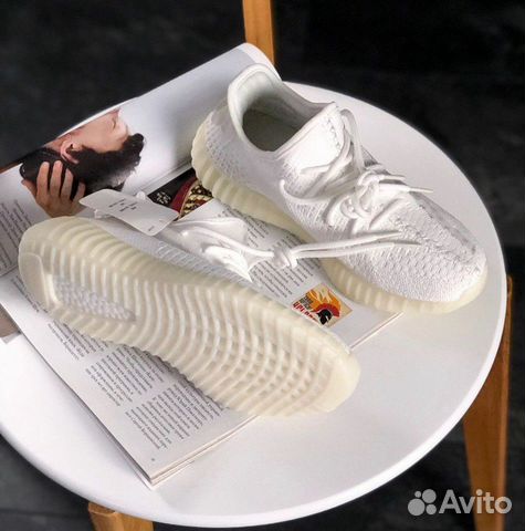 Кроссовки Adidas Yeezy Boost 350 Triple White Кроссовки Adidas Yeezy Boost 350 Triple White