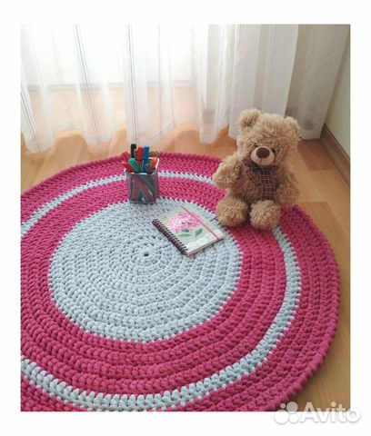 Коврик в детскую из трикотажной пряжи