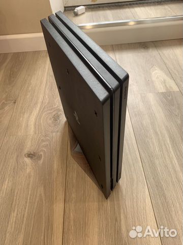 PS4 Pro 1tb + подставка PS4 Pro 1tb + подставка