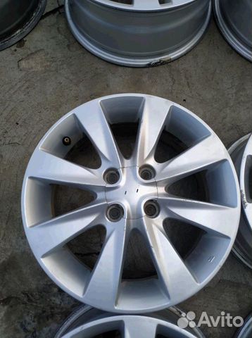 Диски бу литые R15 LU на Hyundai Solaris Kia Rio Диски бу литые R15 LU на Hyundai Solaris Kia Rio