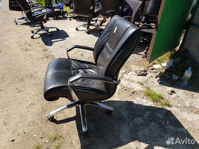 Продам черные кресла офисные, в наличии 4 шт Продам черные кресла офисные, в наличии 4 шт