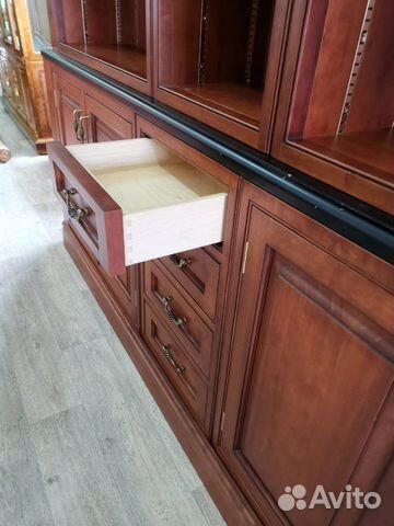 Книжный шкаф италия