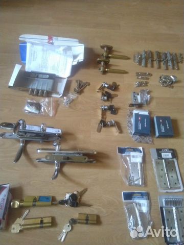 Замки, вставки, петли, защёлки, задвижки