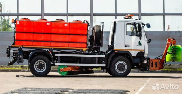 kombinirovannaya dorozhnaya mashina kdm na