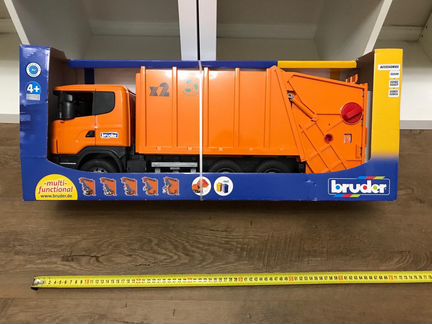 Мусоровоз bruder scania новый