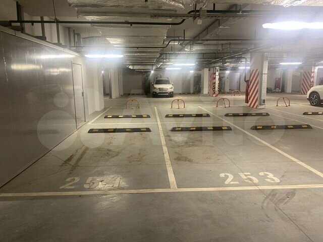 Машиноместо, 14 м²