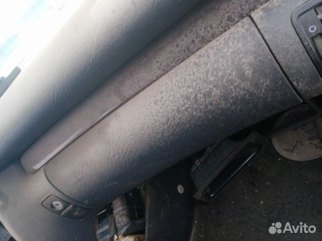 Подушка в торпедо Audi A8 D2