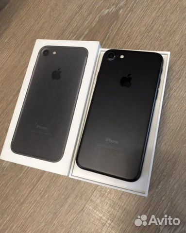 Телефон iPhone 7