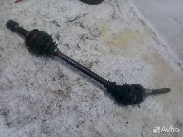 Привод передний правый Nissan Avenir W10