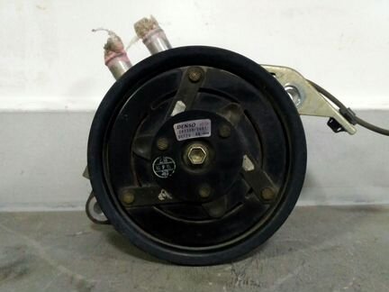 Насос водяной помпа Toyota Land Cruiser 200