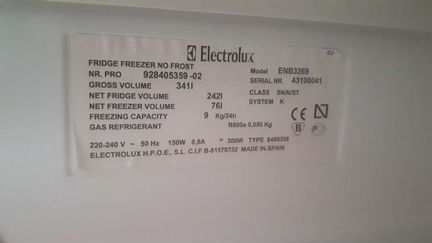 Холодильник двухкамерный Electrolux ENB3269