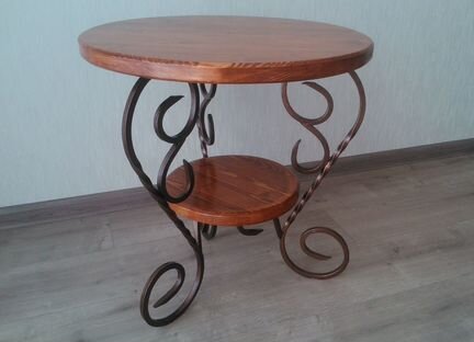 Кованный деревянный журнальный столик