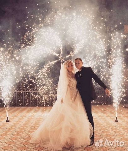 Тяжелый дым, конфетти, холодные фонтаны, вертушка