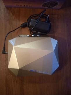 Ультрафиолетовая лампа для сушки ногтей