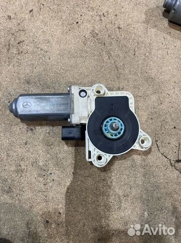 Моторчик стеклоподъемника задний правый Mercedes