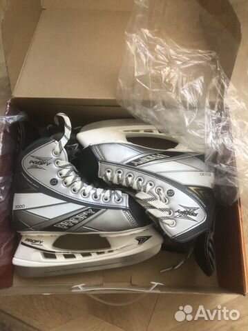 Коньки хоккейные