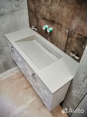 Столешница из камня для ванной комнаты