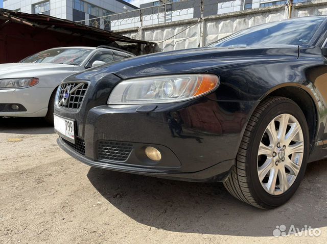 Бампер для Volvo s80 цвет 452