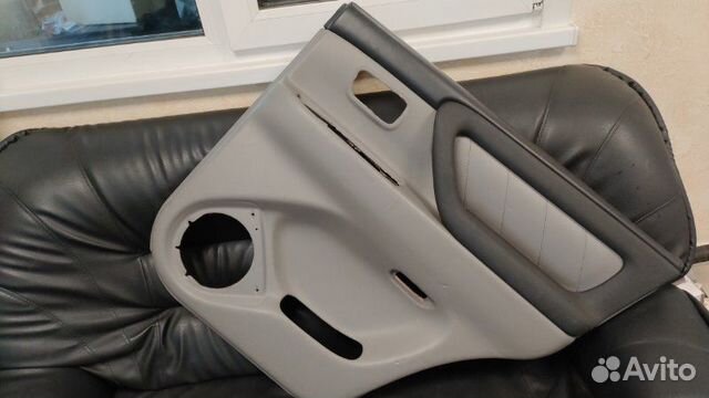 Обшивка двери передняя правая Toyota Land Cruiser