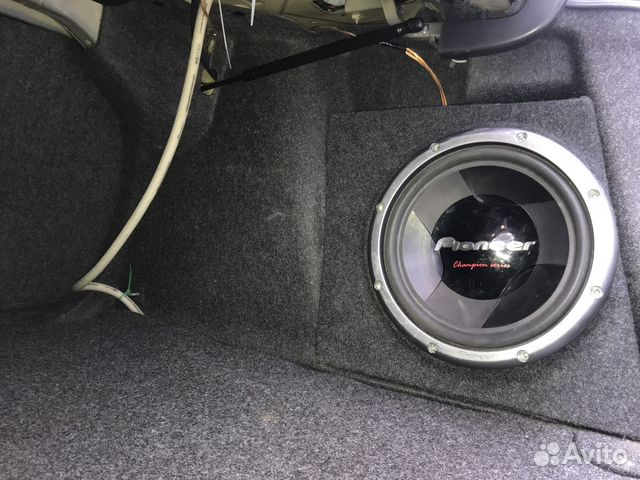 Продам subwoofer стелс для jetta 6