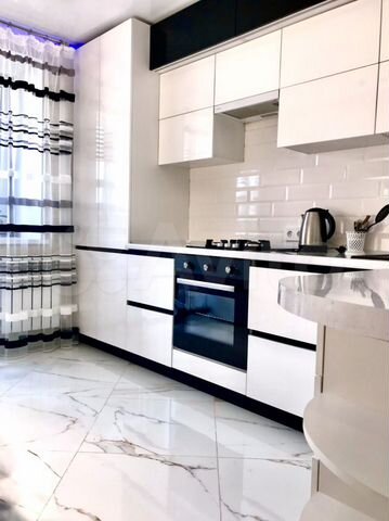 1-к. квартира, 40 м², 8/10 эт.