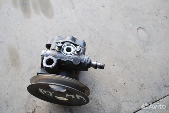 Насос гур Mitsubishi Pajero 2 6G72 1991