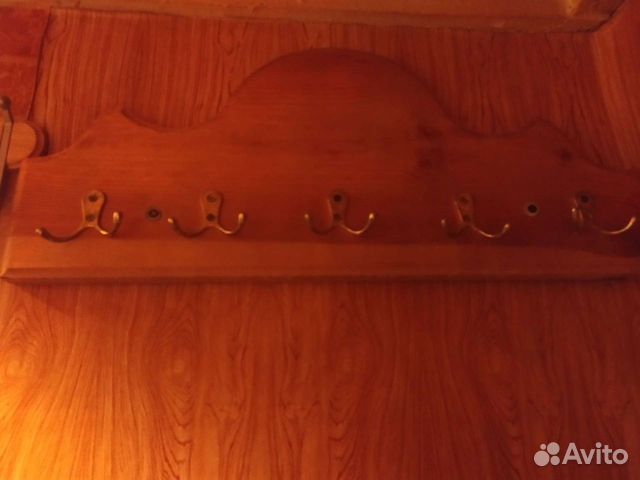 Вешалка в прихожую из дерева