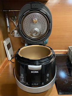 Мультиварка Bork U700