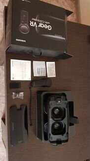 Samsung Gear VR с джойстиком