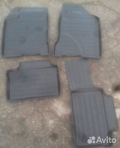 Резиновые коврики от Весты кросс оригинал