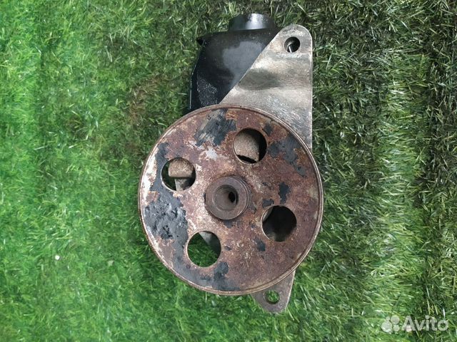 Насос гидроусилитель руля Toyota Avensis