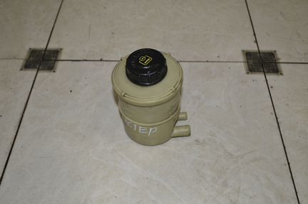 Бачок гур Renault Duster