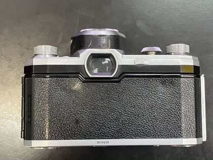 Фотоаппарат Contax E с объективом Carl Zeiss Jena