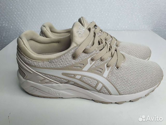 Кроссовки Asics бежевые