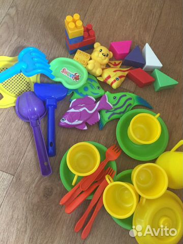 Песочница и посуда игрушки