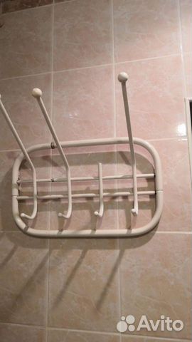 Вешалка для одежды настенная б/у металлическая