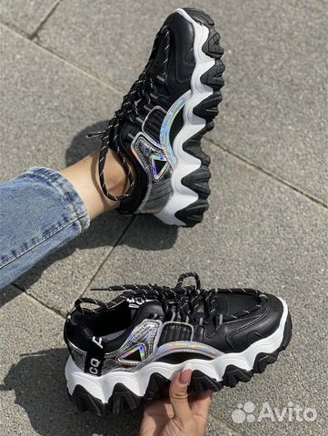 Кроссовки 39 размер новые