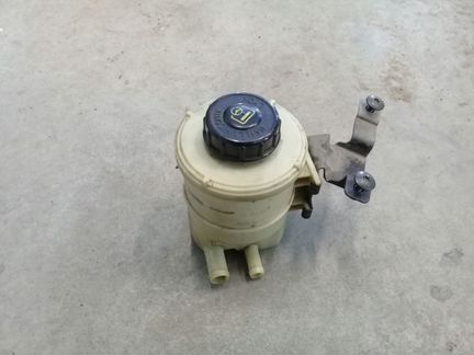 Бачок гура Nissan Almera G 15